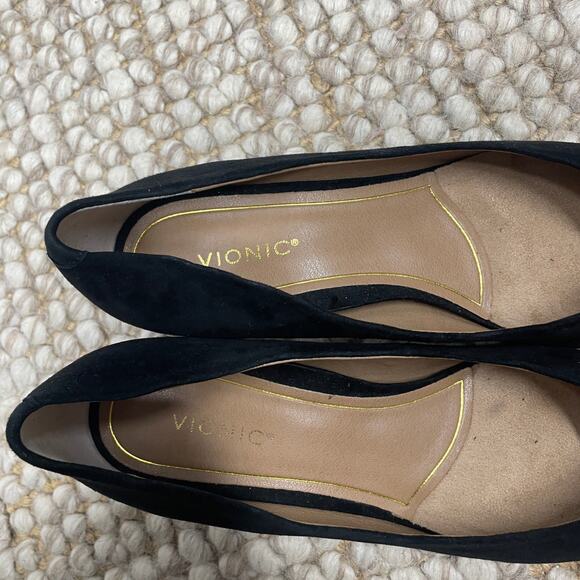 Vionic Josie Black Suede Kitten Heels SZ 8.5 Classic Low Pumps Office Work EUC - Picture 6 of 7